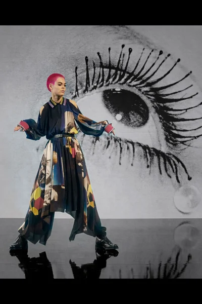 Look 11